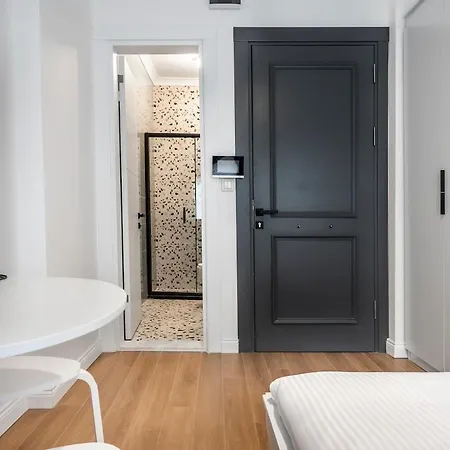 Dainty Studio In Historic Neighborhood